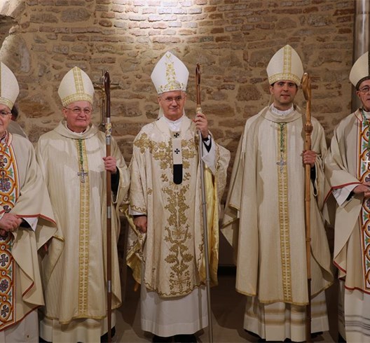 Mons. Marko Kovač i mons. Vlado Razum zaređeni za pomoćne biskupe zagrebačke